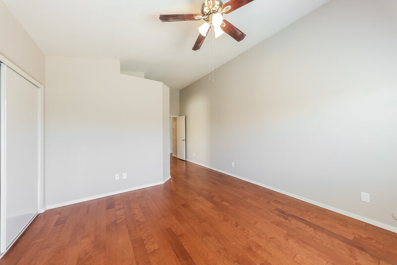 1,835/Mo, 8335 W Columbine Dr Peoria, AZ 85381 Main Bedroom View 2