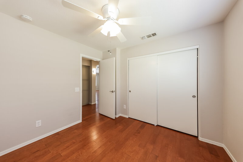 1,835/Mo, 8335 W Columbine Dr Peoria, AZ 85381 Bedroom View 4
