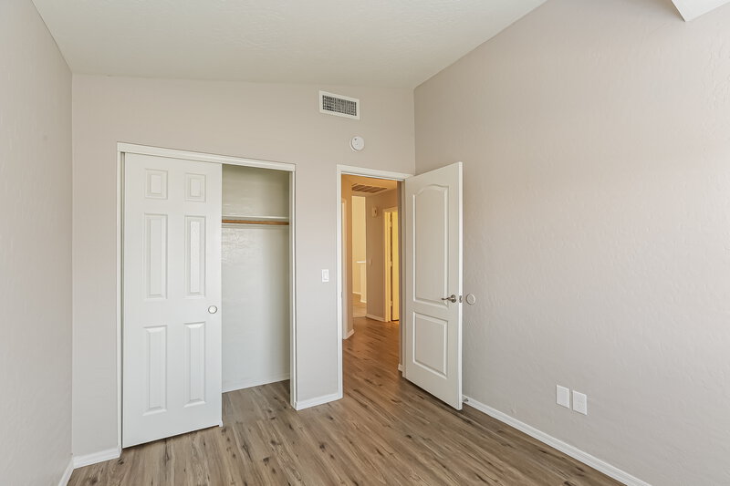 2,005/Mo, 4169 E Pecan Rd Phoenix, AZ 85040 Bedroom View 2