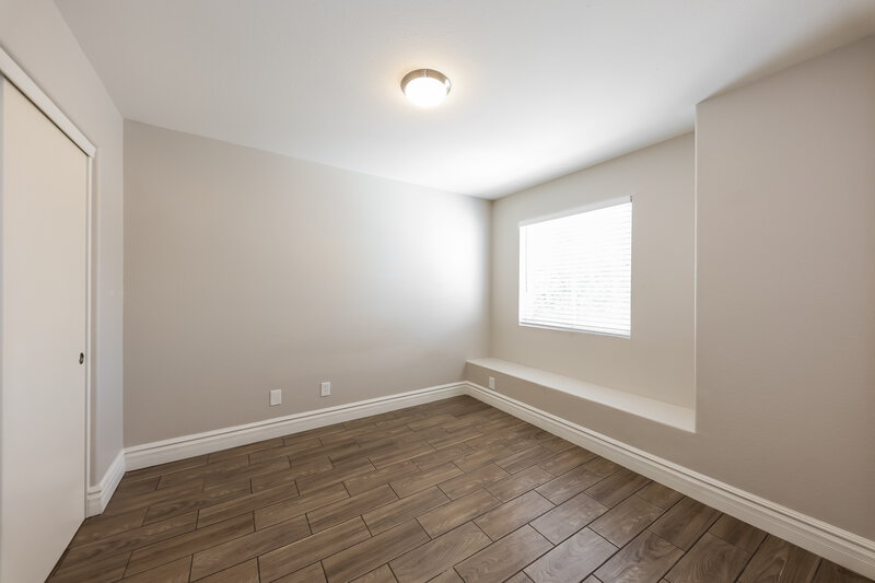 2,385/Mo, 3424 E Rockwood Dr Phoenix, AZ 85050 Bedroom View
