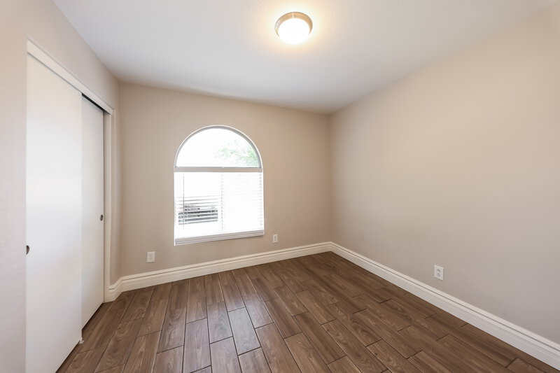 2,385/Mo, 3424 E Rockwood Dr Phoenix, AZ 85050 Bedroom View 2
