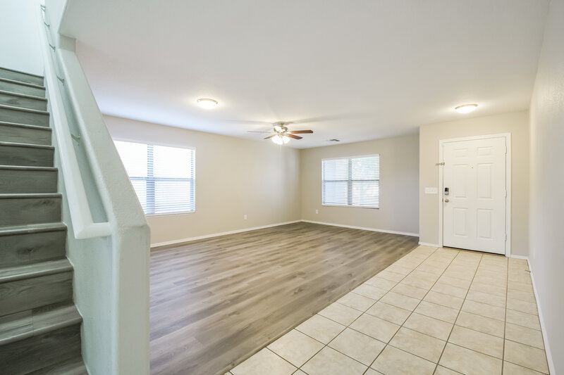 2,745/Mo, 28419 N 33rd Ave Phoenix, AZ 85083 Living Room View 3