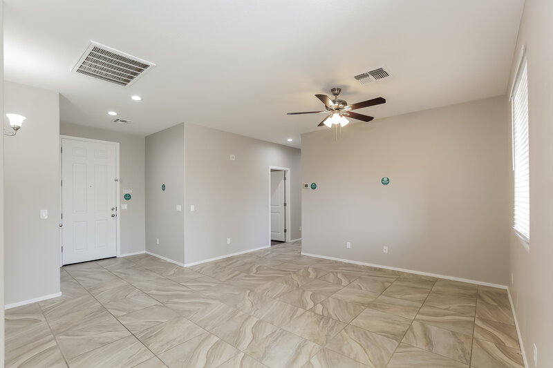 2,450/Mo, 1735 S Desert View Pl Apache Junction, AZ 85120 Living Room View 2