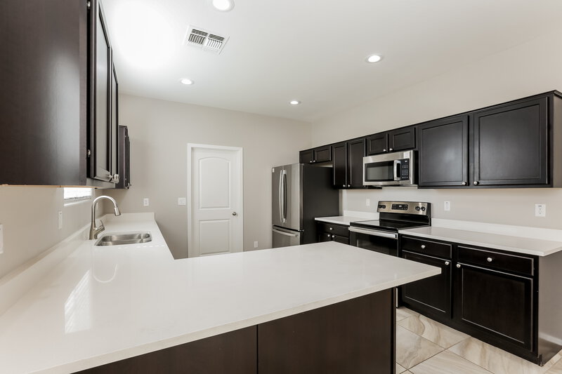 2,450/Mo, 1735 S Desert View Pl Apache Junction, AZ 85120 Kitchen View
