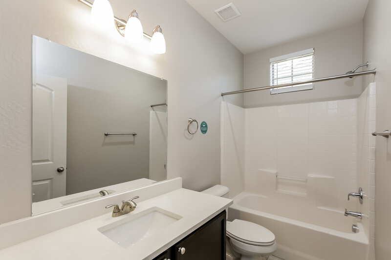 2,450/Mo, 1735 S Desert View Pl Apache Junction, AZ 85120 Bathroom View