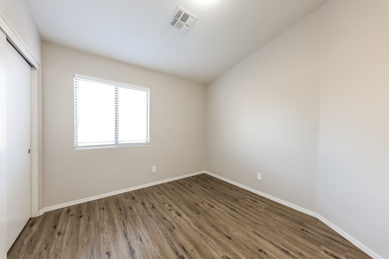 1,850/Mo, 5158 W Vista Ave Glendale, AZ 85301 Bedroom View