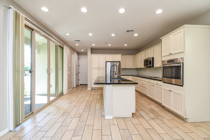 2,725/Mo, 1963 S Follett Way Gilbert, AZ 85295 Kitchen View 2