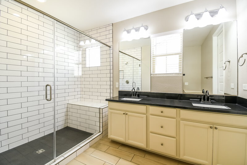 2,725/Mo, 1963 S Follett Way Gilbert, AZ 85295 Main Bathroom View