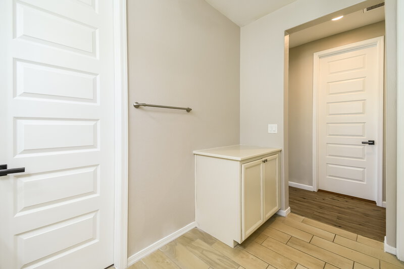 2,725/Mo, 1963 S Follett Way Gilbert, AZ 85295 Main Bathroom View 2