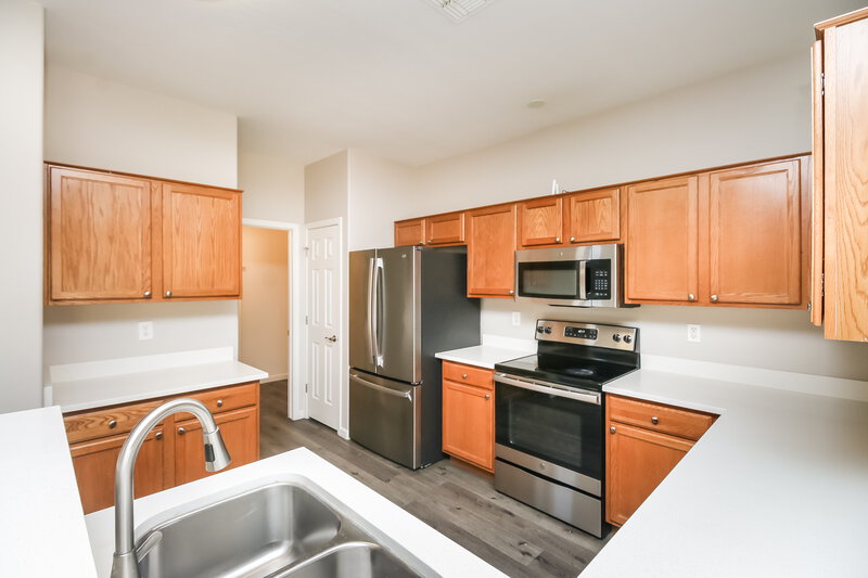 1,770/Mo, 17320 W Caribbean Ln Surprise, AZ 85388 Kitchen View 2