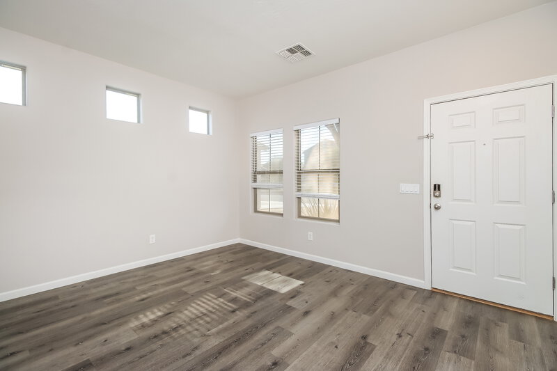 1,770/Mo, 17320 W Caribbean Ln Surprise, AZ 85388 Family Room View