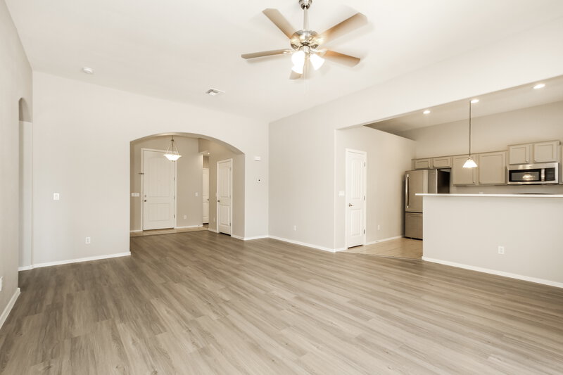 3,070/Mo, 1521 W Grove St Phoenix, AZ 85041 Living Room View 2