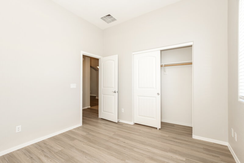 3,070/Mo, 1521 W Grove St Phoenix, AZ 85041 Bedroom View