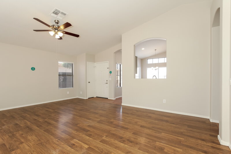 2,050/Mo, 8216 W Rue De Lamour Peoria, AZ 85381 Living Room View