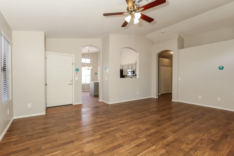2,050/Mo, 8216 W Rue De Lamour Peoria, AZ 85381 Living Room View 2
