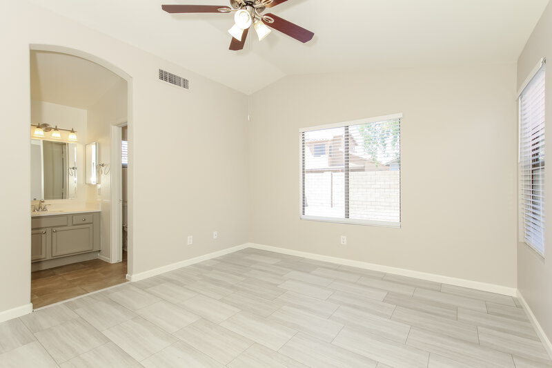 2,050/Mo, 8216 W Rue De Lamour Peoria, AZ 85381 Main Bedroom View