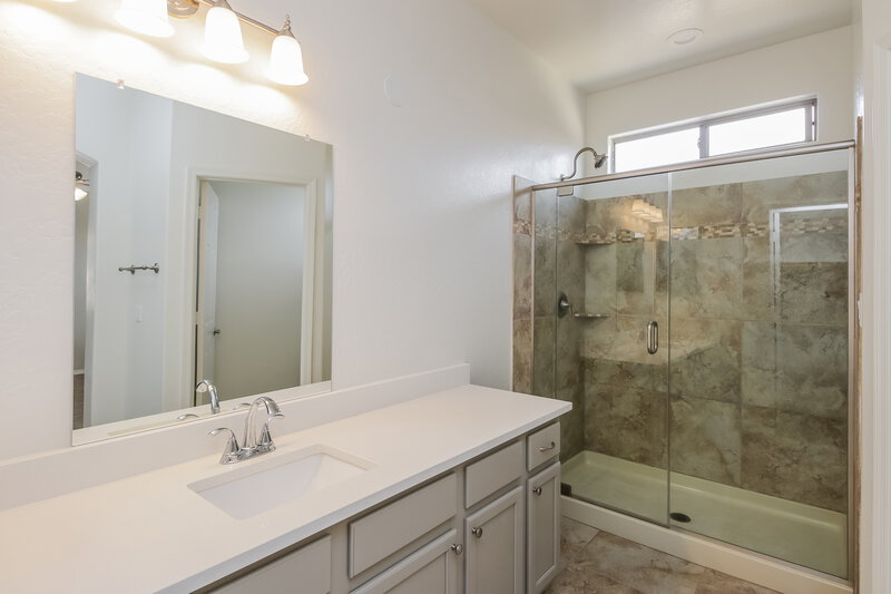 2,165/Mo, 21027 E Sonoqui Dr Queen Creek, AZ 85142 Main Bathroom View