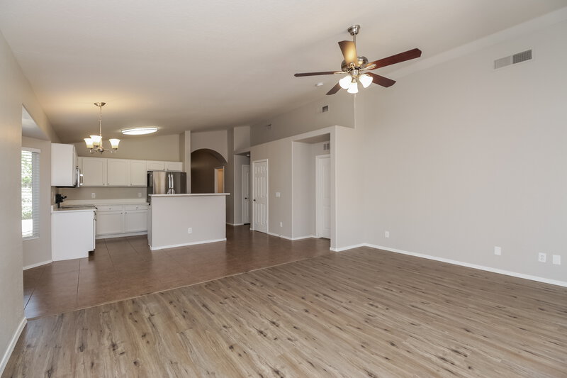 2,140/Mo, 2833 W La Salle St Phoenix, AZ 85041 Living Room View 2