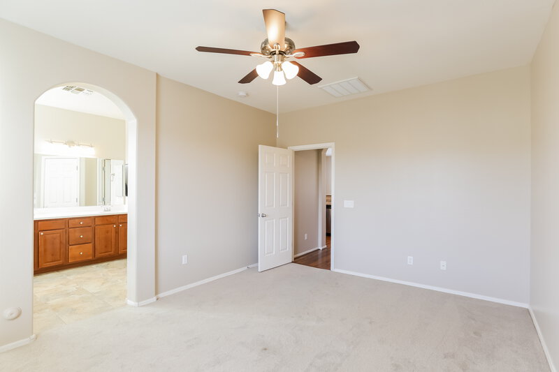 2,720/Mo, 1330 E Julian Dr Gilbert, AZ 85295 Main Bedroom View 2