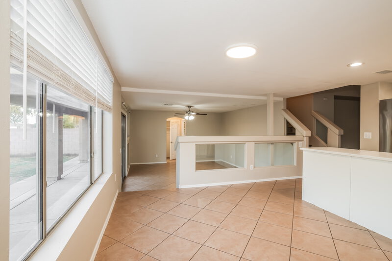 2,120/Mo, 7640 W Marlette Ave Glendale, AZ 85303 Dining Room View 2