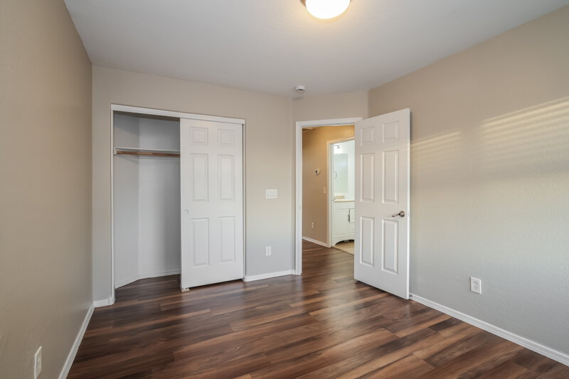 2,120/Mo, 7640 W Marlette Ave Glendale, AZ 85303 Bedroom View 2