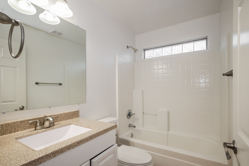 2,120/Mo, 7640 W Marlette Ave Glendale, AZ 85303 Bathroom View