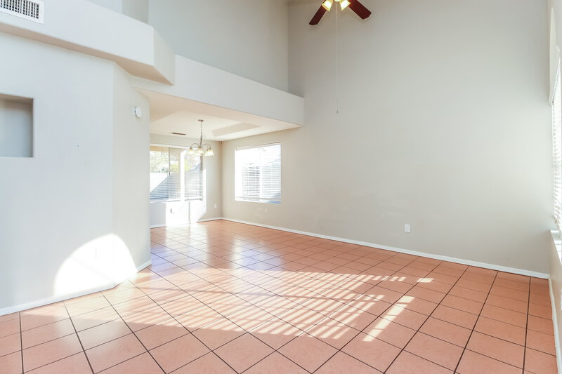 2,055/Mo, 1424 E Park Ave Chandler, AZ 85225 Living Room View