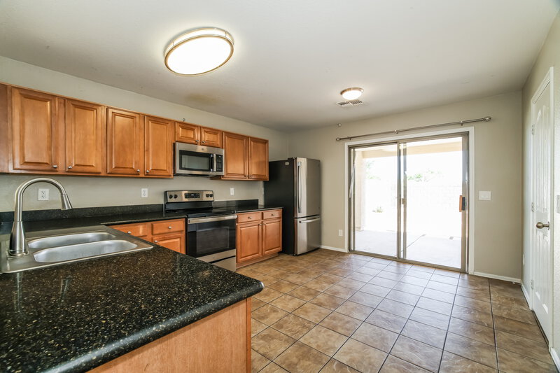 1,885/Mo, 9650 W Payson Rd Tolleson, AZ 85353 Kitchen View