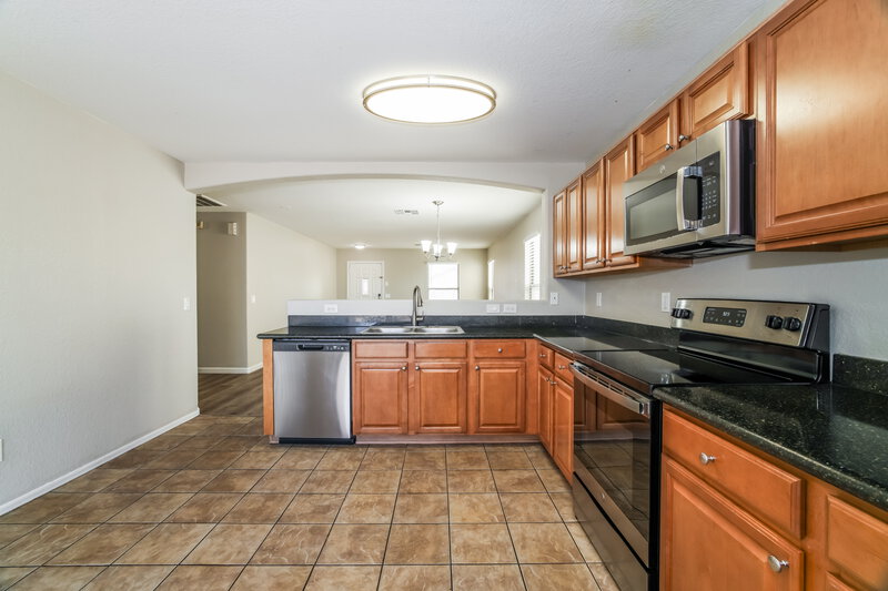 1,885/Mo, 9650 W Payson Rd Tolleson, AZ 85353 Kitchen View 3