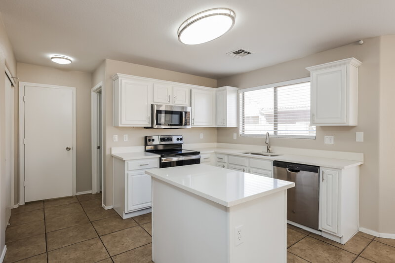 2,220/Mo, 15178 W Taylor St Goodyear, AZ 85338 Kitchen View
