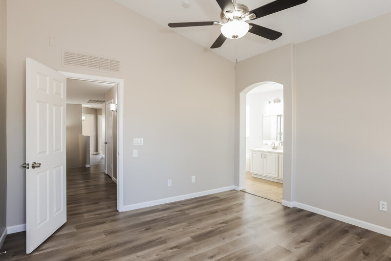 2,220/Mo, 15178 W Taylor St Goodyear, AZ 85338 Main Bedroom View 2