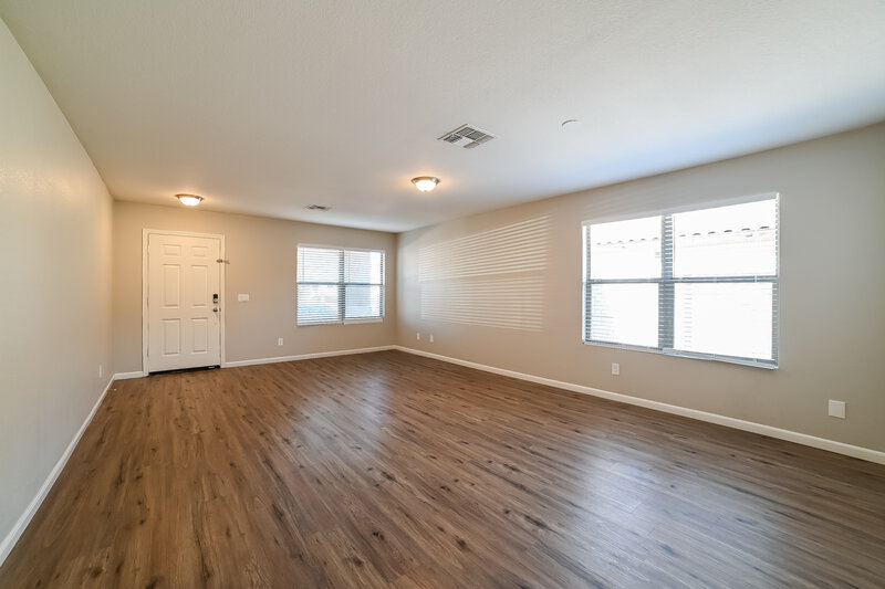 2,050/Mo, 3045 W Desert Vista Trail Phoenix, AZ 85083 Family Room View 2