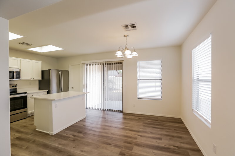 2,560/Mo, 5725 E Flower Cir Mesa, AZ 85206 Breakfast Nook View