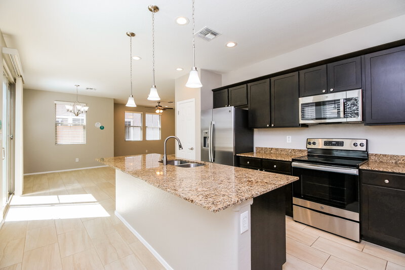 2,195/Mo, 155 N Sandal Mesa, AZ 85205 Kitchen View 2