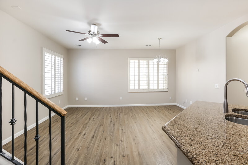 2,300/Mo, 4087 E Jasper Dr Gilbert, AZ 85296 Family Room View 2