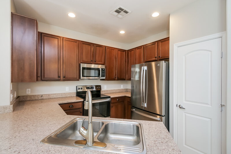 2,410/Mo, 4173 E Jasper Dr Gilbert, AZ 85296 Kitchen View