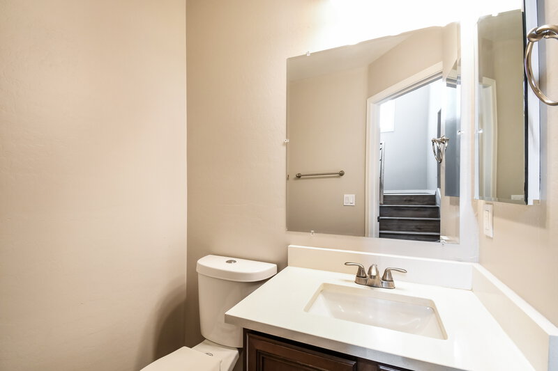 0/Mo, 4173 E Jasper Dr Gilbert, AZ 85296 Bathroom View 2