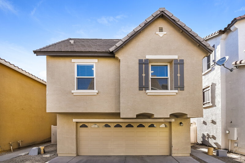 0/Mo, 4173 E Jasper Dr Gilbert, AZ 85296 Rear View