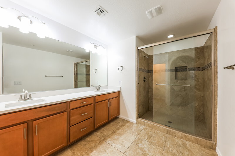 1,995/Mo, 29082 N 124th Ln Peoria, AZ 85383 Main Bathroom View