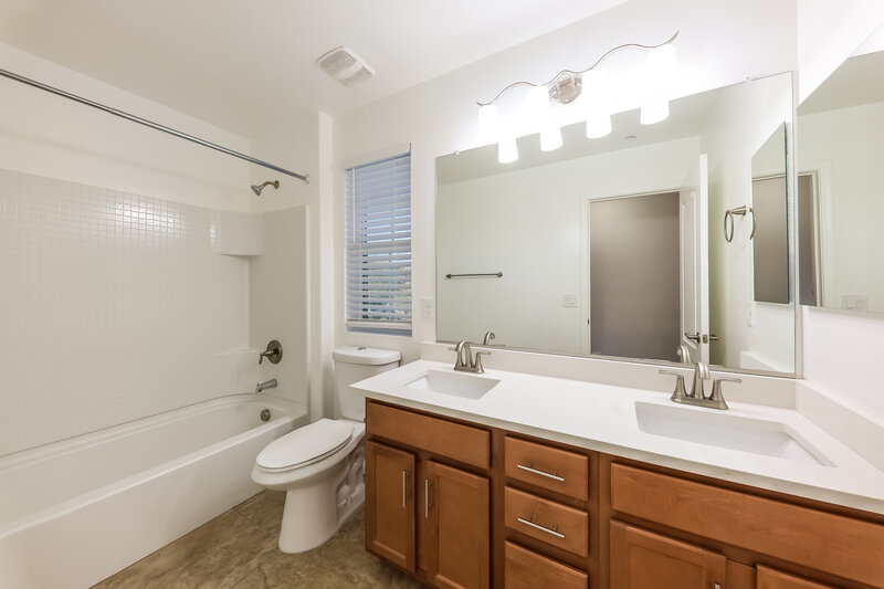 1,995/Mo, 29082 N 124th Ln Peoria, AZ 85383 Bathroom View