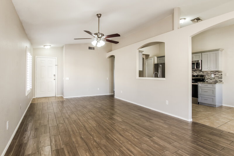 2,355/Mo, 16634 N 35th Way Phoenix, AZ 85032 Living Room View 2