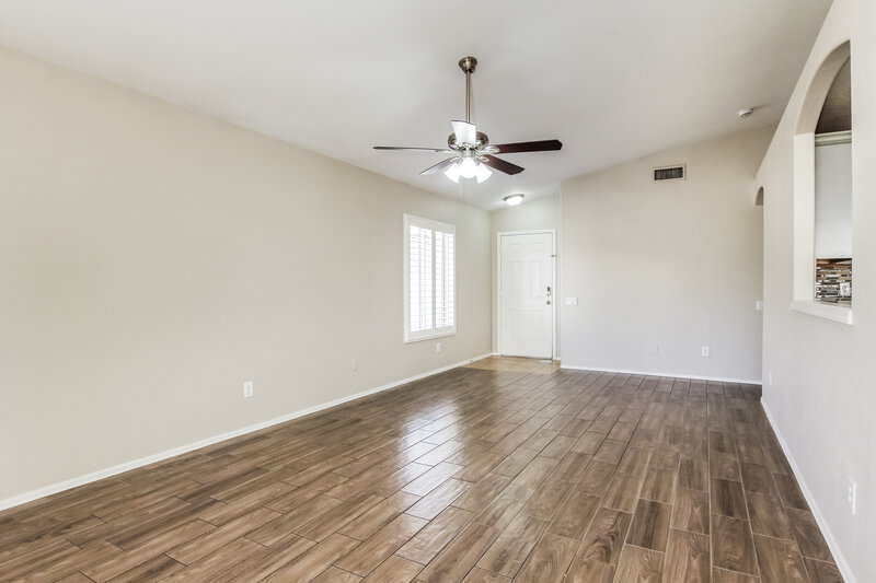 2,355/Mo, 16634 N 35th Way Phoenix, AZ 85032 Living Room View 3