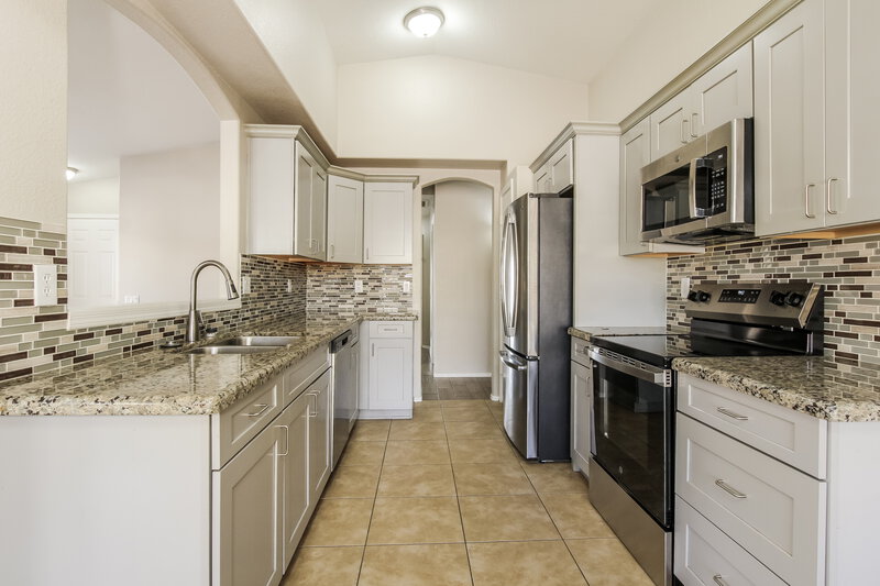 2,355/Mo, 16634 N 35th Way Phoenix, AZ 85032 Kitchen View