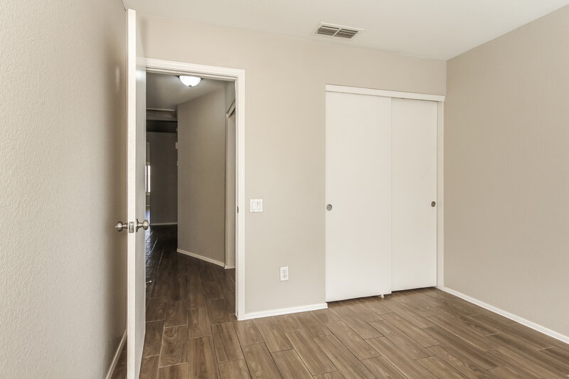 2,355/Mo, 16634 N 35th Way Phoenix, AZ 85032 Bedroom View 3