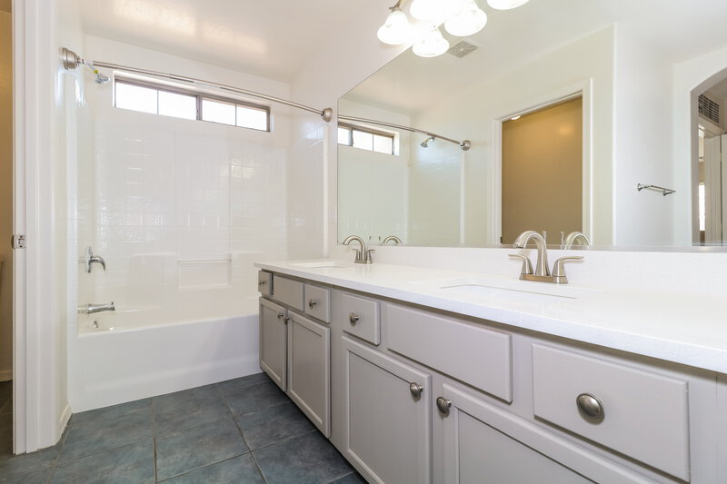 1,945/Mo, 11388 W Mohave St Avondale, AZ 85323 Main Bathroom View