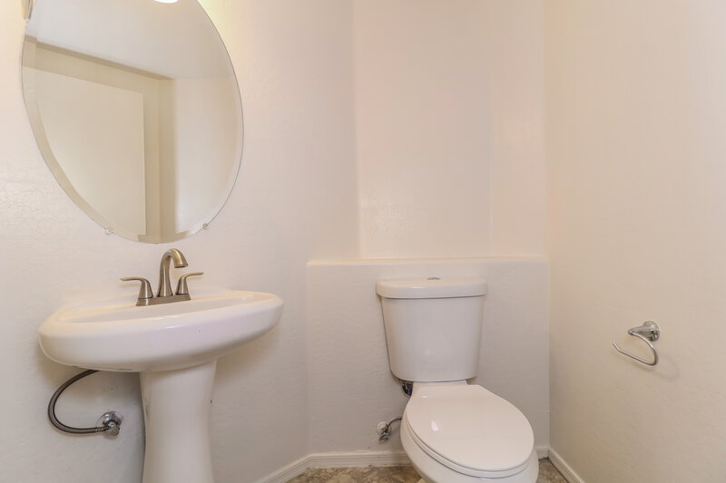 1,945/Mo, 11388 W Mohave St Avondale, AZ 85323 Bathroom View 2