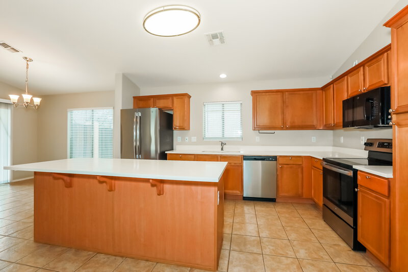1,940/Mo, 39433 N Parisi Cir San Tan Valley, AZ 85140 Kitchen View 2