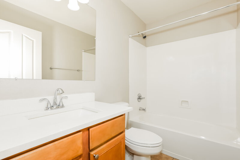 1,940/Mo, 39433 N Parisi Cir San Tan Valley, AZ 85140 Bathroom View