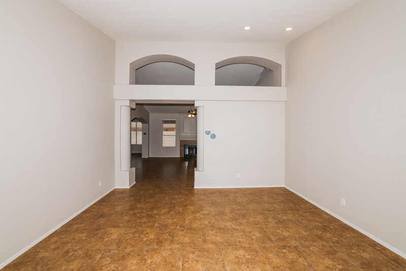 2,615/Mo, 4116 W Monona Dr Glendale, AZ 85308 Living Room View 2