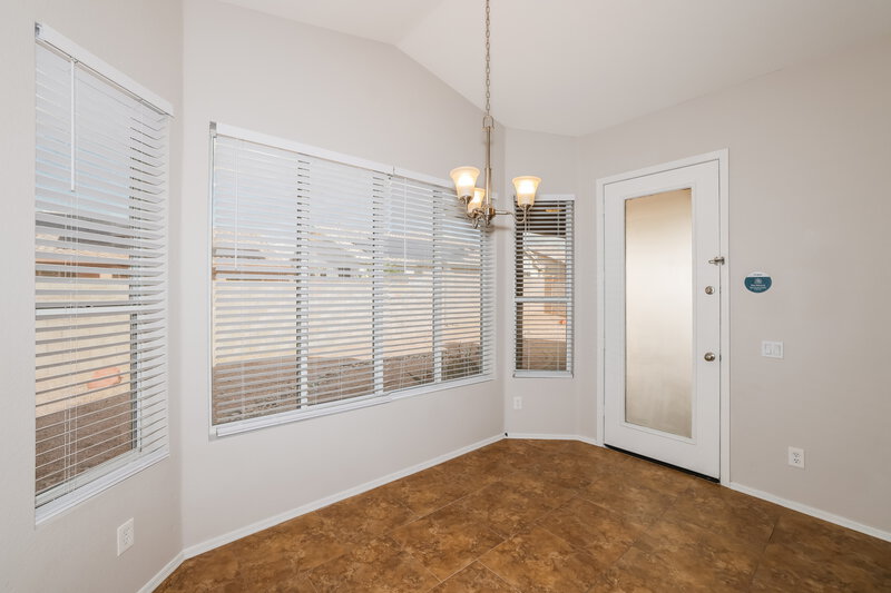 2,615/Mo, 4116 W Monona Dr Glendale, AZ 85308 Dining Room View